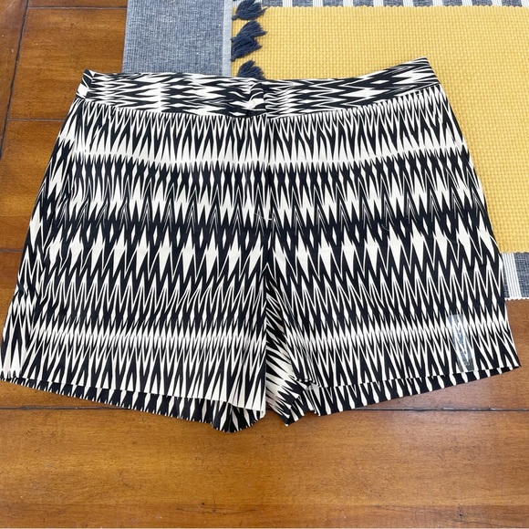 Worthington black and white geometric dress shorts - Picture 2 of 8